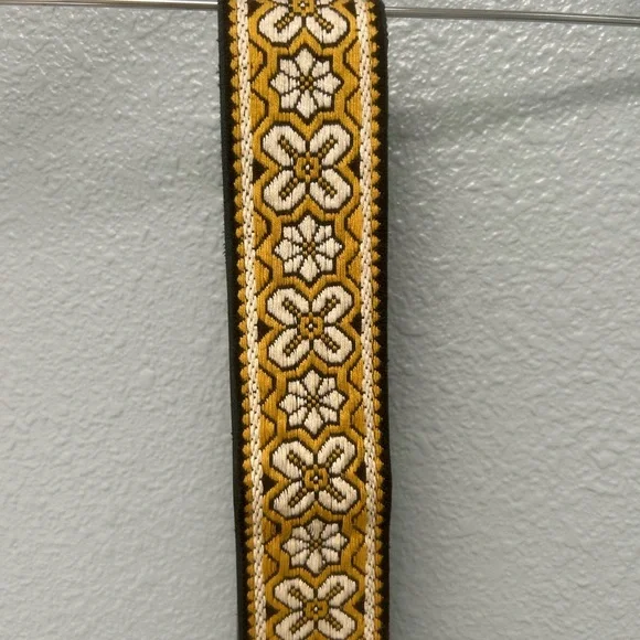 Black and Yellow Floral Strap - Picture 9 of 9